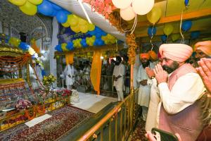 ਬਾਬਾ ਬਕਾਲਾ ਦੇ ਗੁਰਦੁਆਰਾ ਨੌਵੀਂ ਪਾਤਸ਼ਾਹੀ ਸਾਹਿਬ ਵਿਖੇ ਨਤਮਸਤਕ ਹੋ ਕੇ ਸਰਬੱਤ ਦਾ ਭਲਾ ਮੰਗਿਆ